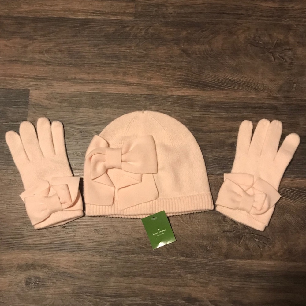 Kate Spade hat and glove set